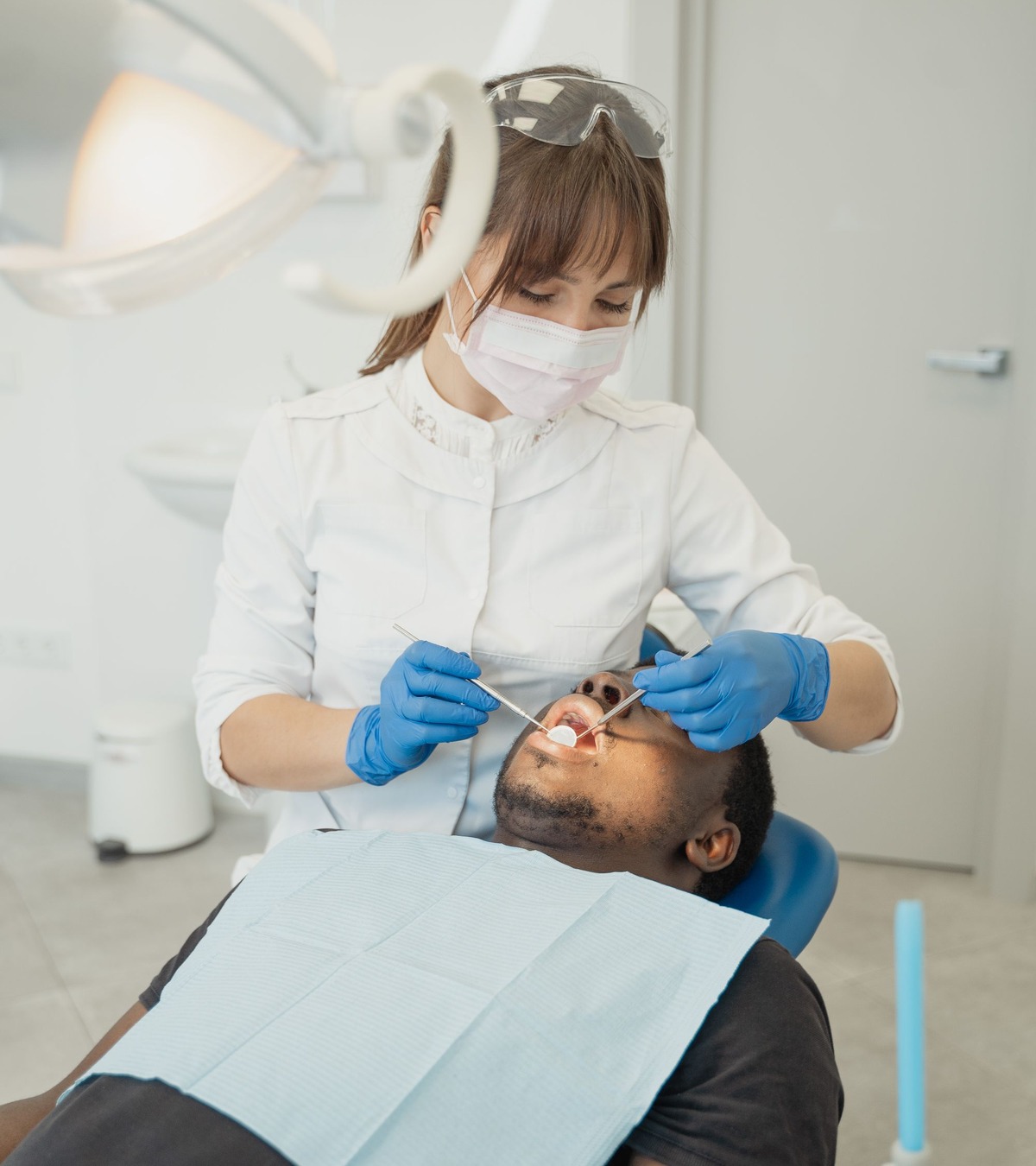 dental-emergency-real-photo https://mydentistburbank.com/wp-content/uploads/2026/10/dental-emergency-real-photo.jpg