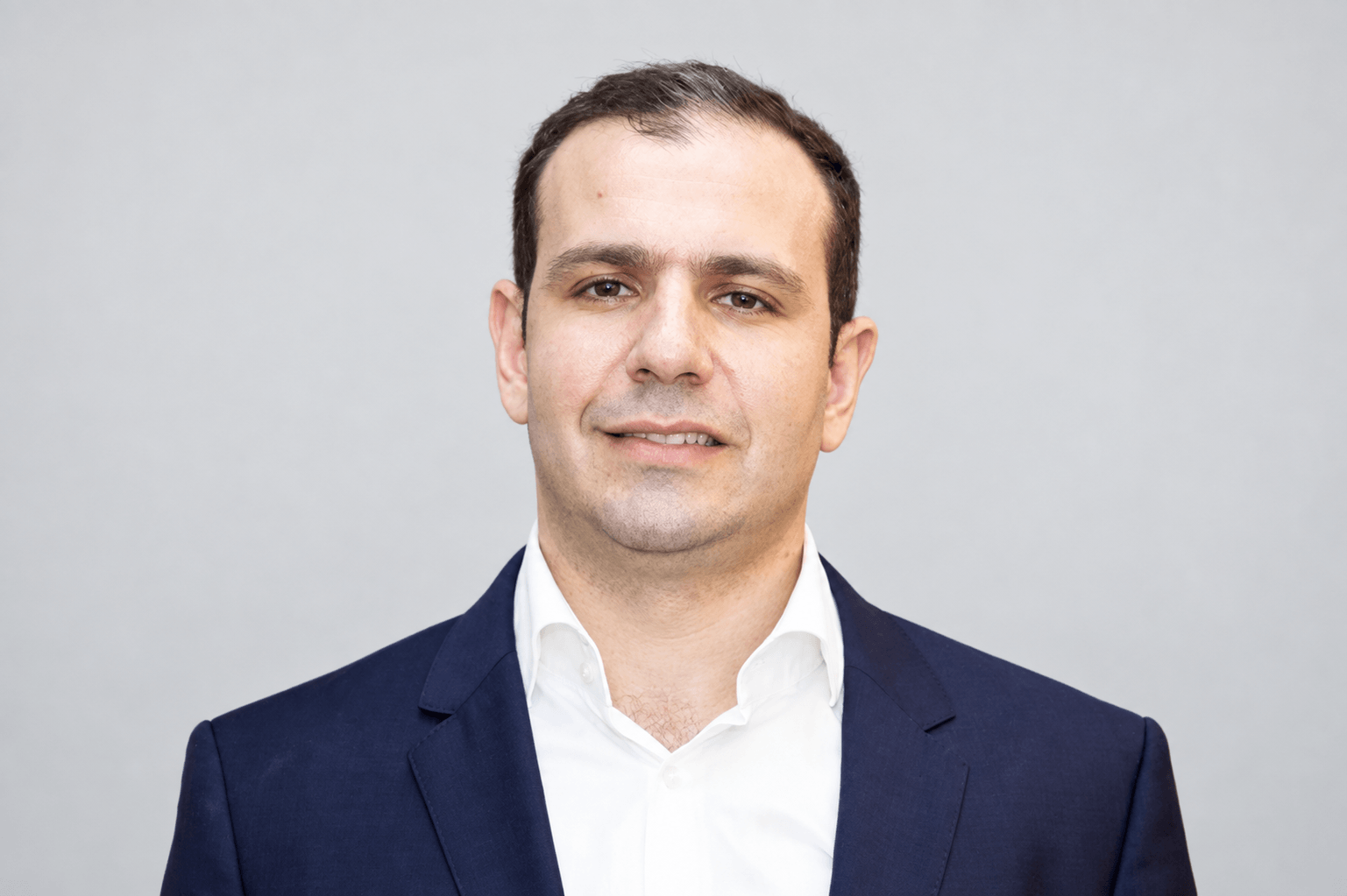 https://mydentistburbank.com/wp-content/uploads/2026/10/dr_grigoryan-1.png